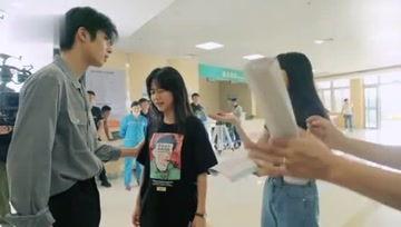 娱乐吃瓜居民,揭秘明星幕后故事